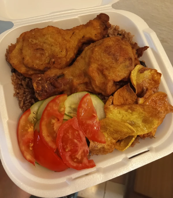 Pollo frito(2 piezas)'s foto | Las Cucas |  BizneCubano
